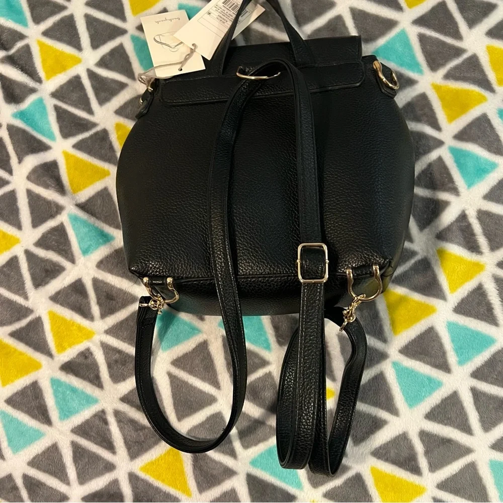 2-in-1 crossbody/backpack bag